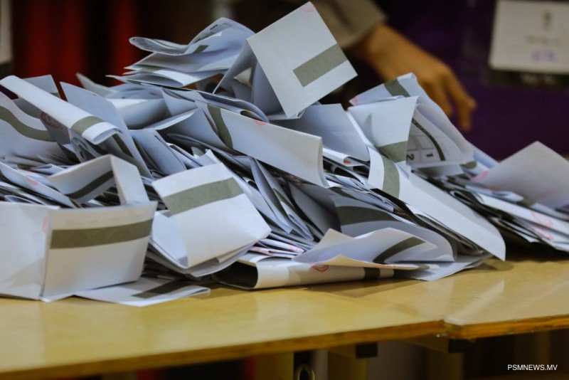 ދ. މީދޫގައި ބެއްހެއްޓި ވޯޓު ފޮއްޓެއް އަލުން ގުނަނީ