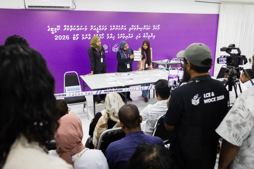 މައްސަލަ ޖެހުނު މީދޫ ކައުންސިލް ރައީސްގެ ވޯޓު އަލުން ގުނައިފި، 1 ވޯޓުގެ ތަފާތުން ކާމިޔާބުކުރި އެމްޑީއޭގެ ކެންޑިޑޭޓް