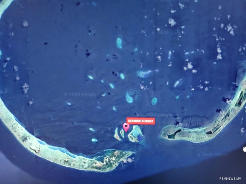 ބޯޓެއް ފަރަށް އަރައި، ދިވެއްސަކު ގެއްލިގެން ހޯދަނީ