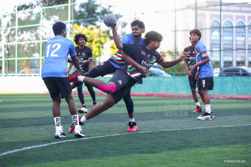 ރާއްޖޭގެ ހޭންޑްބޯޅަ ޓީމަށް ބޭރުގެ ކޯޗެއް ހޯދަނީ