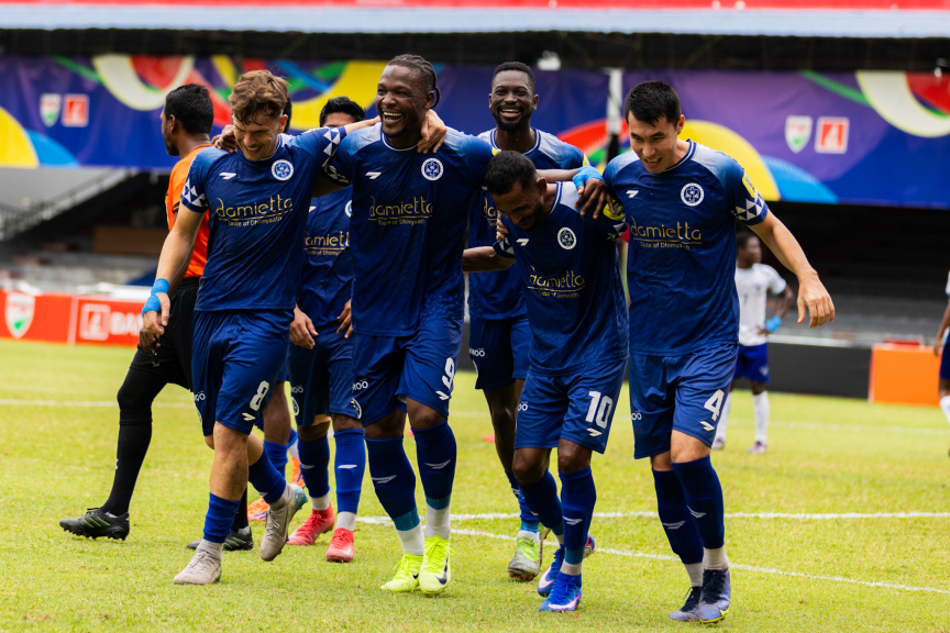 ސެންޓޭގެ ހެޓްރިކާއެކު ބްލޫ ބަލިކޮށް ނިއު ފައިނަލަށް