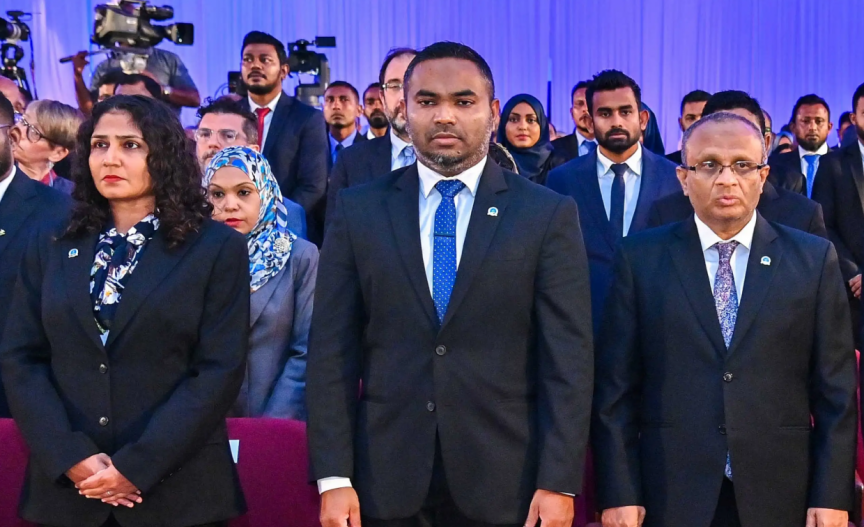 އެމްޑީޕީއާއި ޕީއެންސީން މަޝްވަރާކޮށް، ގާނޫނުއަސާސީއަށް ގެނައި ބަދަލުތައް އަނބުރާ ގެންދަން ޢަބްދުލްޣަފޫރު ގޮވާލައްވައިފި