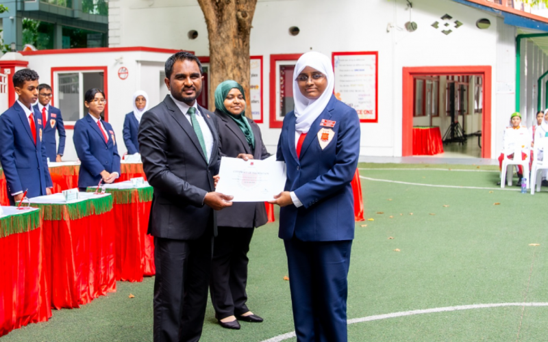 މަޖީދިއްޔާގެ ސްކޫލުގެ ފުރަތަމަ އަންހެން ކެޕްޓަނަކަށް އީޝަލް