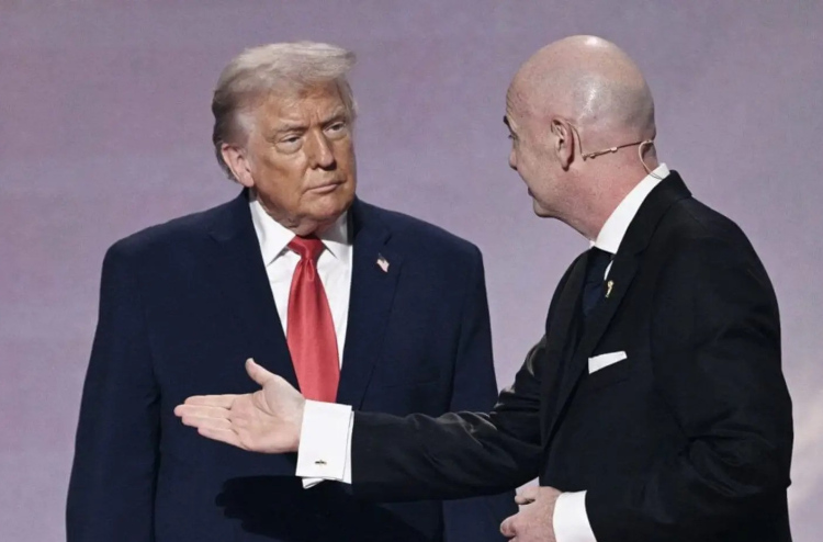 ވޯލްޑް ކަޕްގައި އިމިގްރޭޝަން ރެއިޑްތައް ހުއްޓާލަން ފީފާއިން ޓްރަމްޕަށް އާދޭސްކުރަނީ