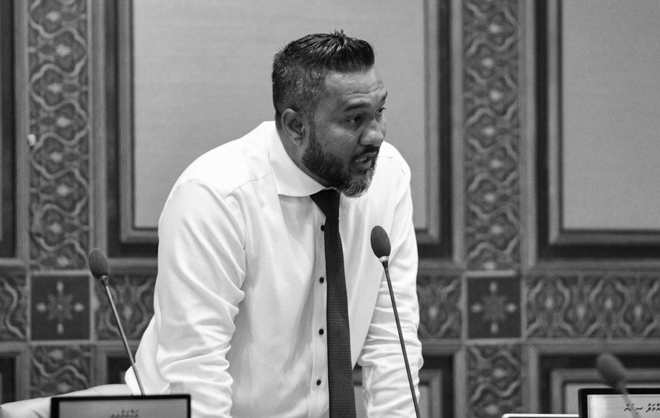 ސިނާން ފައިސާ ދައްކައި ނިންމާފައި ވަނިކޮށް ގޮނޑި ގެއްލުނީ ކީއްވެ؟