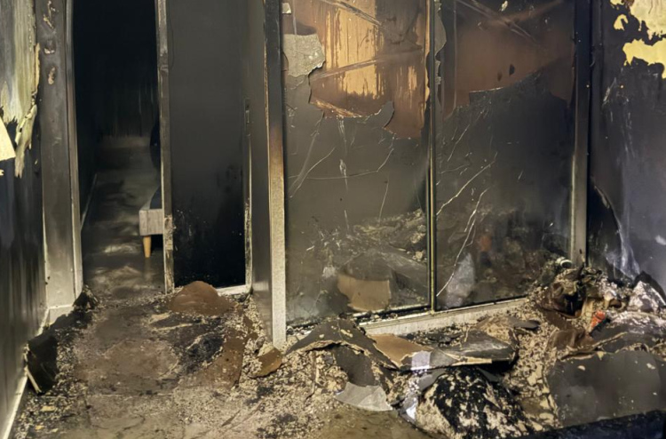 ހުރާގެ ގެއެއްގައި ރޯވެ، ލިބުނު ޝޮކްގައި އެކަކަށް ވާހަކަ ނުދެއްކޭ!