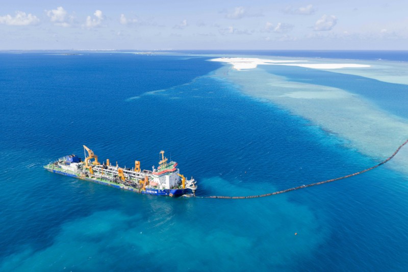 ފަރުތަކުން ގާ ހުދުވުމުގެ ނުރައްކާ އޮތްކަމަށް ބުނެ، މި ވަގުތަށް ބިން ހިއްކުން މަޑުޖައްސައިލަން ގޮވައިލައިފި