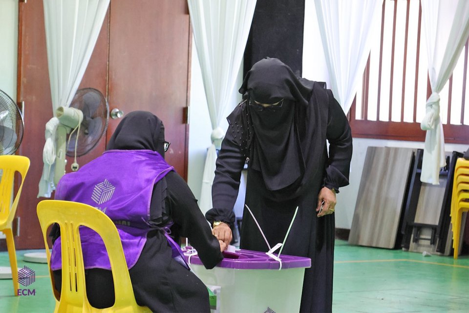 3 ޖެހުމާއި ހަމައަށް 63 އިންސައްތަ މީހުން ވޯޓުލައިފި