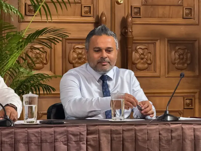 2 ދުވަސް ވަންދެން ކޫއްޑޫއިން މަސްވެރިންނަށް ވިއްކާ ތެޔޮ ހުސްވިކަމެއް މިނިސްޓަރ ޝިޔާމަކަށް އެނގިވަޑައިނުގަންނަވާ