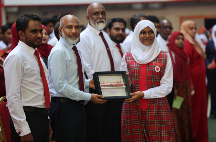 ރާއްޖޭގެ އެންމެ ދުވަސްވީ ސްކޫލްގެ އާ ވެބްސައިޓަކާއި ޔޫޓިއުބް ޗެނަލެއް