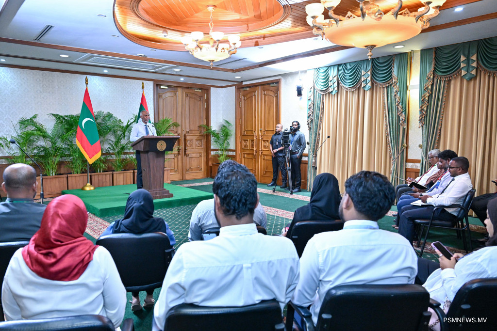 ކޮންޓްރެކްޓަރު އެދިގެން ބުރިޖު ނިންމަން އަނެއްކާވެސް އިތުރު މުއްދަތެއް