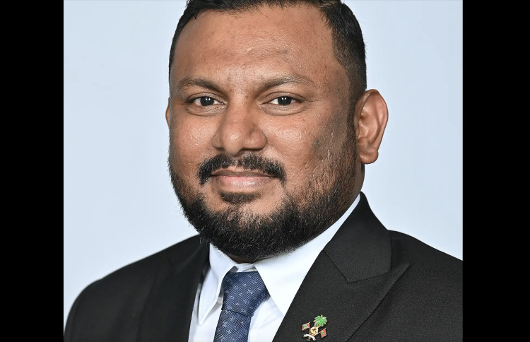 ޕީއެންސީގެ ހިންގުން ހަރުދަނާކުރަން އެސްޖީ މުއާޒު އިސްތިއުފާ ދެއްވައިފި