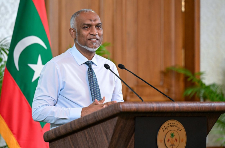 ސްޓޭޓުންނާއި ޑެޕިއުޓީ މިނިސްޓަރުންގެ ތައުލީމީ ފެންވަރަށް ކުރިއަށް އޮތްތަނުގައި ބަލާނެ: ރައީސް