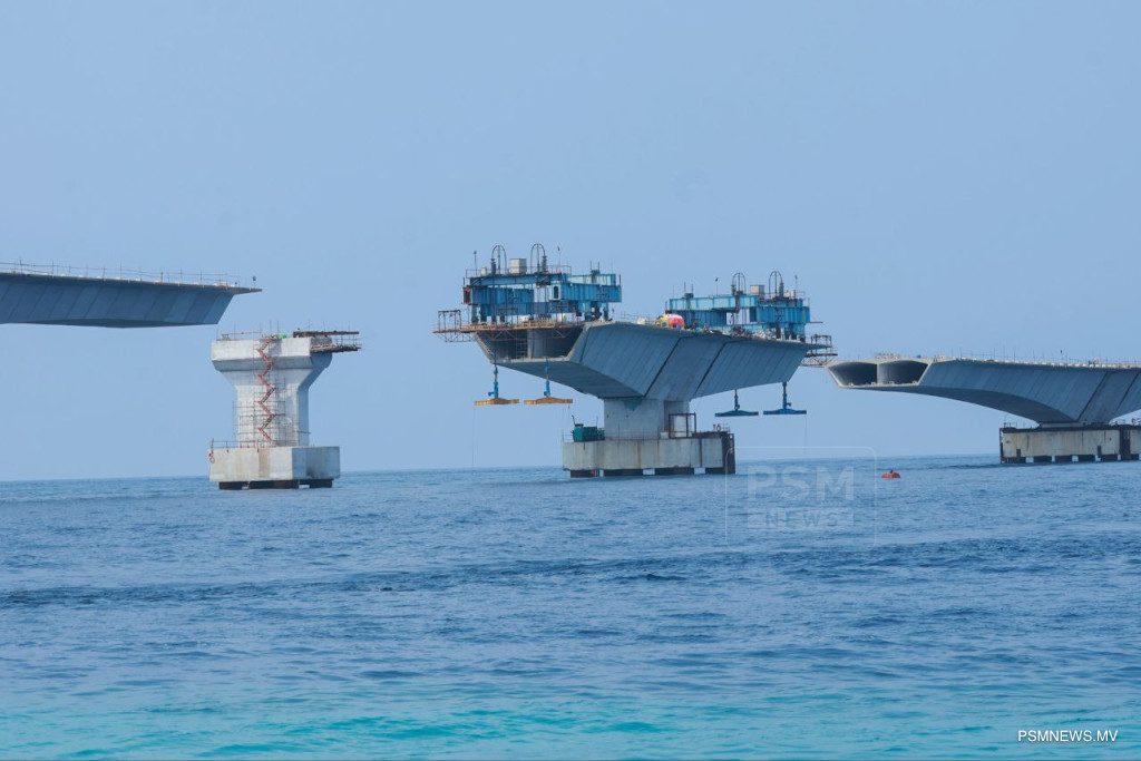 ކޮންޓްރެކްޓަރު އެދިގެން ބުރިޖު ނިންމަން އަނެއްކާވެސް އިތުރު މުއްދަތެއް