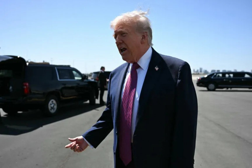 ޓްރަމްޕް އުޅެނީ ޚިޔާލީ ދުނިޔެއެއްގައި، ހަދަނީ ދޮގު: އީރާން