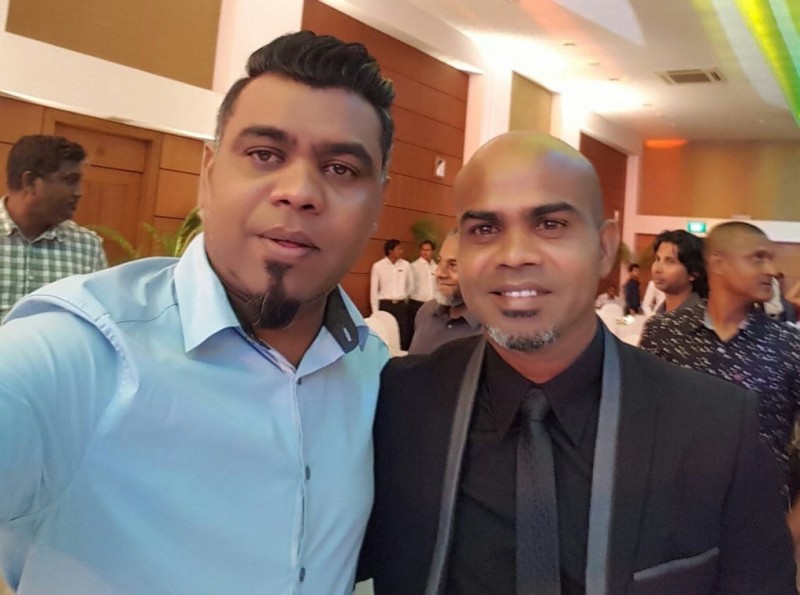 ނިޒާމްބެގެ ވަދާއީ ސަލާމާއި މަރުޒޫގުގެ މެސެޖު: ފުޓްބޯޅައިގެ ސިޔާސީ ކުޅިގަނޑަށް ދިން "ރަތް ކާޑު"