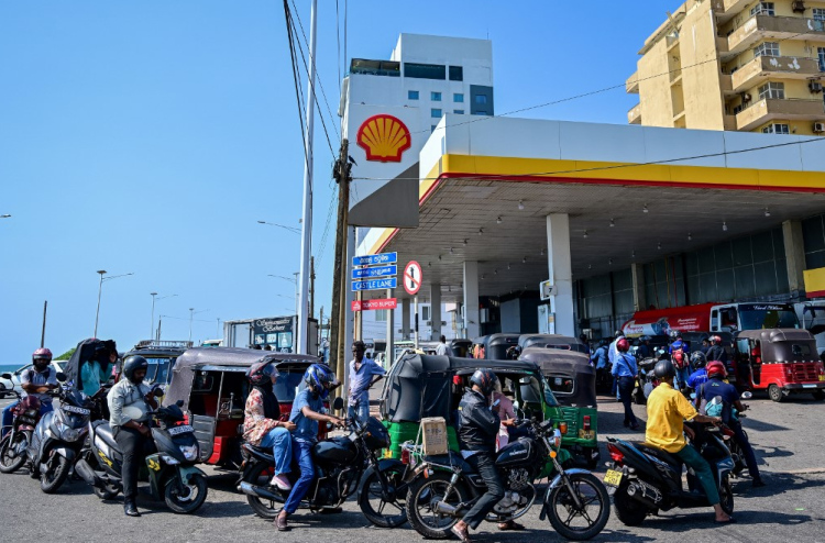 ލަންކާއިން ތެޔޮ ފީފާއަކަށް 286 ޑޮލަރު ވެސް ދެއްކި، ބާޒާރުގެ އަގާއި އަސްލު އަގު ވަރަށް ތަފާތު!