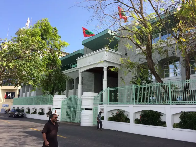 ރާއްޖޭގެ ސަރަހައްދުތަކާބެހޭ މައްސަލަތައް ބެލުމަށް "ދިވެހިރާއްޖޭގެ ސަރަހައްދުތަކާބެހޭ އޮފީސް" ރައީސް މުއިއްޒު އުފައްދަވައިފި
