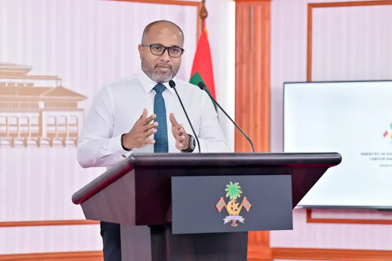 މިސަރުކާރަށް ދެ އަހަރާއި ބައިވިއިރު، ލޭބަރ ރިލޭޝަންސްގައި ފުނިޖެހިފައި ހުރި މައްސަލަތަކަށް ހައްލު ނުގެނެވޭ ކަމަށް މިނިސްޓަރު އިހްސާން އެއްބަސްވެވަޑައިގެންފި