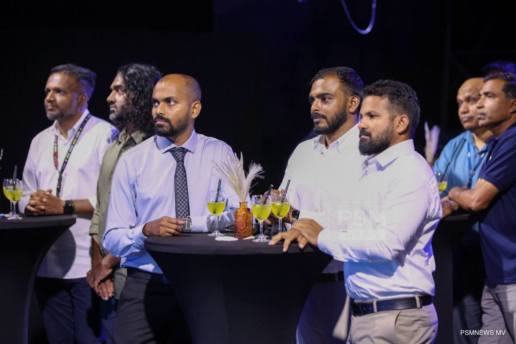 ތާރީޚީ ވޯލްޑް ކަޕް، ދިވެހިންނަށް ހިލޭ