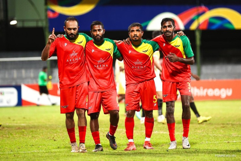ބިސް ބުރު ބަލިކޮށް ދަ ގްރާންޑޭ ކުރިއަށް