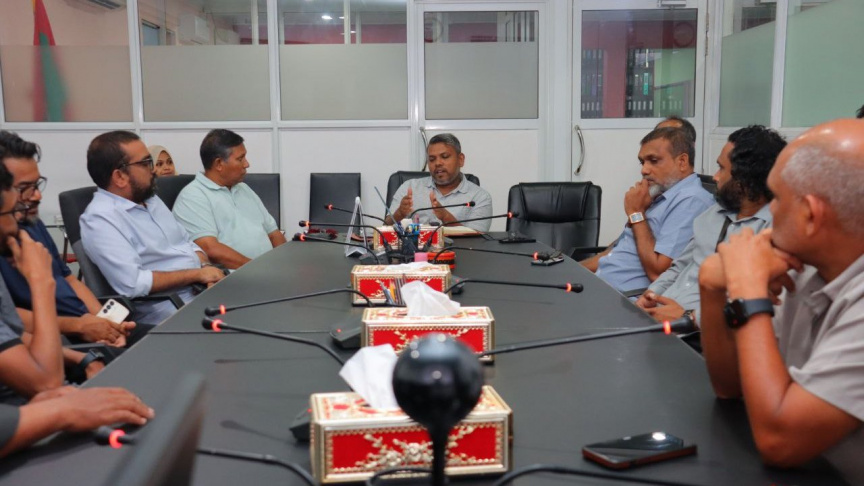 ފުލުހުން ނޫހެއް "ހުއްޓުވުން": މީޑިއާގެ ބެލެނިވެރިޔާ ފެއިލްވުން!