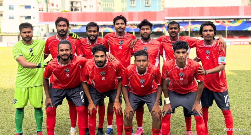 ފަހަތުން އަރައި މަހިބަދޫ ބަލިކޮށް ޓެންޓަށް މުހިންމު މޮޅެއް