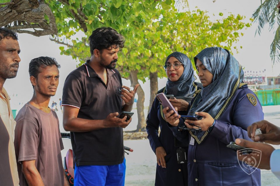 ގަވާއިދާ ހިލާފަށް އުޅުނު 8 ބިދޭސީއަކު ހުޅުމާލެއިން ހައްޔަރުކޮށްފި