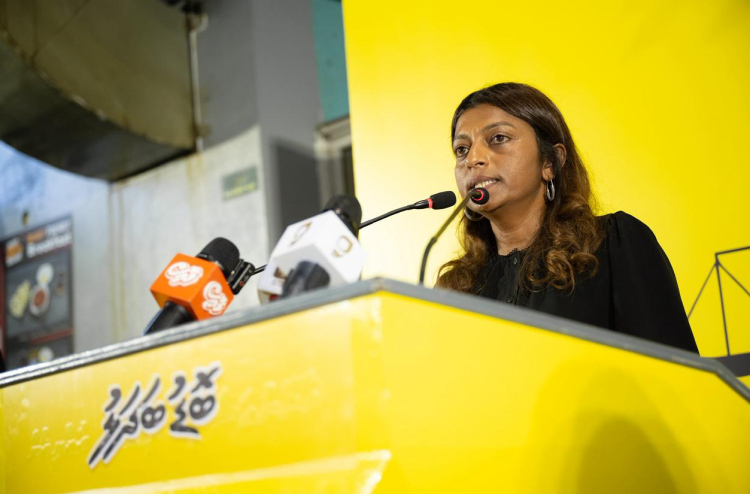 ރާއްޖޭގެ ޑިމޮކްރަސީ ފުރިހަމަކުރަން ބޭނުންވަނީ ދެވަނަ ބަހުސެއް: އީވާ