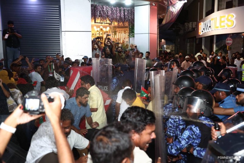 ޤާނޫނީ އިމުގެ ތެރެއިން ހަރަކާތްތެރިވުމަށް އެމްޑީޕީއާއި ޕީއެންއެފްއަށް އަންގައިފި