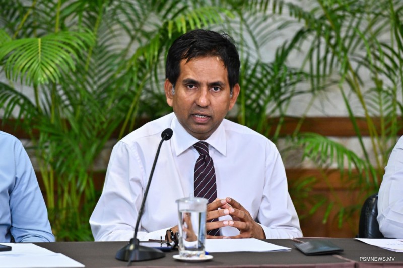ލަންކާގައި ތާށިވެފައިހުރި ކޮންޓެއިނަރުތައް އަންނަ ހަފުތާގައި ގެންނަނީ