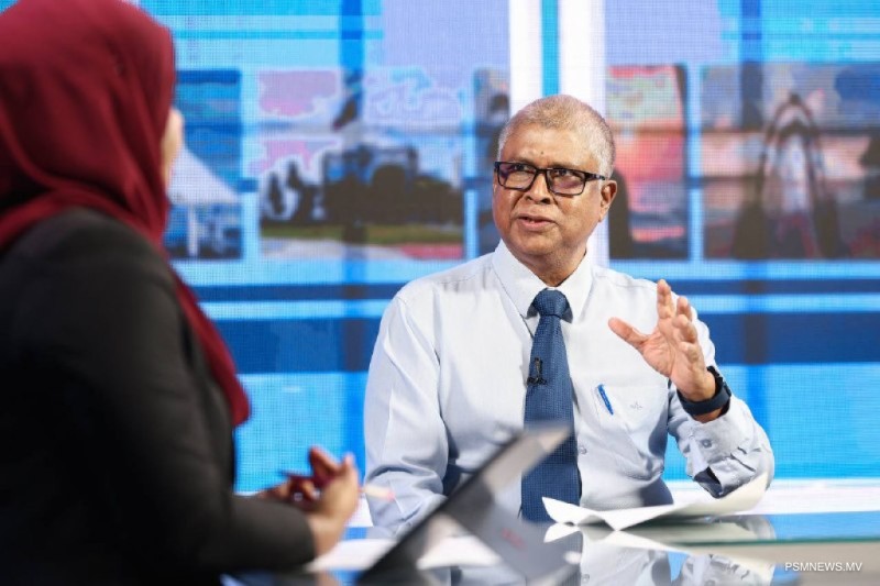 40 އަހަރަށްވުރެ ދިގު ޚިދުމަތަކަށްފަހު މަނިކު ރިޓަޔަރކުރައްވައިފި