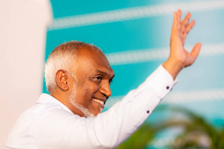 ސިޔާސީ މުވައްޒަފުންގެ މުސާރަ އިތުރެއް ނުވާނެ، މިދިޔަ އަހަރުން ފެށިގެން ވަނީ 10 ޕަސެންޓް ކުޑަކޮށްފައި: ޒަމީރު