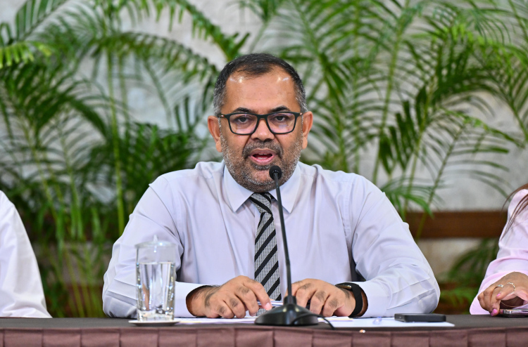 ފިއުލް ސްޓޯރޭޖު ހަދަން މާލެ ކައިރިން ދެ ފަޅެއް ބަލަނީ