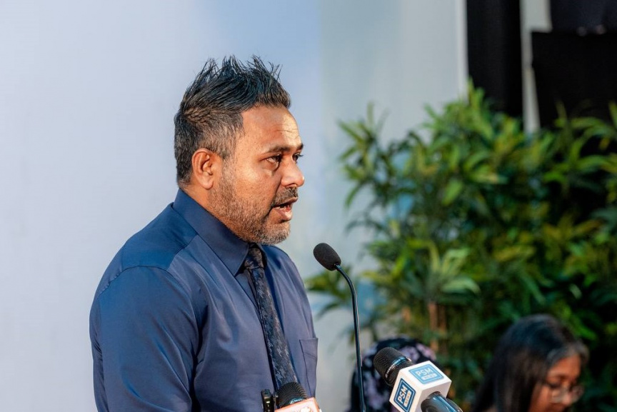 އަދަދުގެ ޑޮކިއުމެންޓަރީގައި ދެއްކި ވާހަކަތަކަކީ ދޮގެއްކަމަށް، ޚަތިމުގައި އަތްލައިފައި ހުވާކުރަން ކެރޭނެ: ފަލާޙް