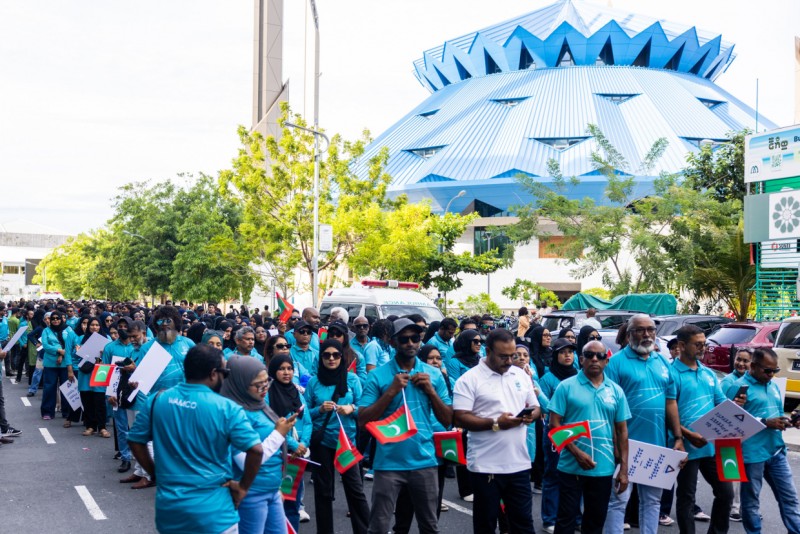 ބައިނަލްއަޤުވާމީ މަސައްކަތްތެރިންގެ ދުވަހާ ގުޅިގެން "މޭޑޭ ރެލީ" ބާއްވައިފި