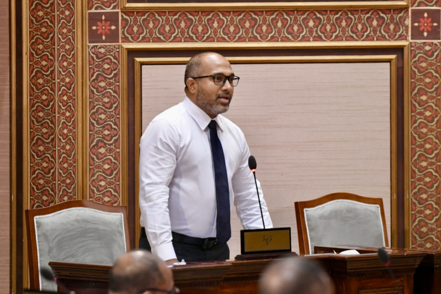 އިހުސާނާއި ބައެއް އެހެން ވަޒީރުންނަށް ވޯޓު ދިނުމަކީ ހެދުނު ގޯހެއް ކަމަށް ވިދާޅުވެ ޝަމްހީދާއި ކުޑޫ މަޢާފަށް އެދިވަޑައިގެންފި