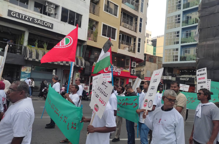 މަސައްކަތްތެރިންގެ ކަންބޮޑުވުންތައް ފާޅުކޮށް މޭ ޑޭ ހިނގާލުން ބާއްވައިފި