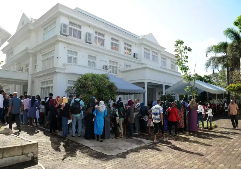 ރައީސްގެ ލަންކާ ދަތުފުޅާ ގުޅިގެން ލަންކާގައި ހުންނަ ދިވެހި އެމްބަސީއިން ދިވެހިން ދިރިއުޅޭ ތަންތަނަށް ލަންކާ ފުލުހުން ފޮނުވައިގެން ބިރު ދައްކަނީ