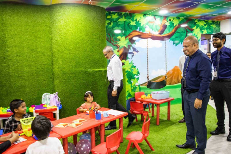 ސަރުކާރުގެ ބޮޑު ތިން ކުންފުންޏެއްގެ ޑޭކެއާ ސެންޓަރުތައް ބަންދުކުރި ސަބަބު ހޯދަން އެދިއްޖެ