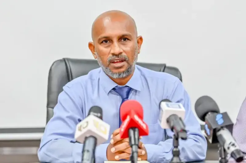 އިދާރާތަކަށް ހުށަހަޅާ އާރްޓީއައިއަކަށް ޖަވާބު ނުދީ ބެހެއްޓުމަށްފަހު، ވަގުތު އިތުރުކޮށްދިނުމަށް ދަނީ އެދެމުން: އައިކޮމް