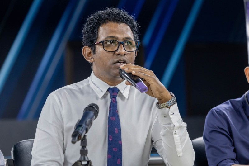 ރާއްޖެއަށް ޗައިނީޒް 8 ބޯލް، ސްނޫކާ، ކެރަމް ބިލިއާޑް ތައާރަފްކުރުމުގެ އަމާޒެއް