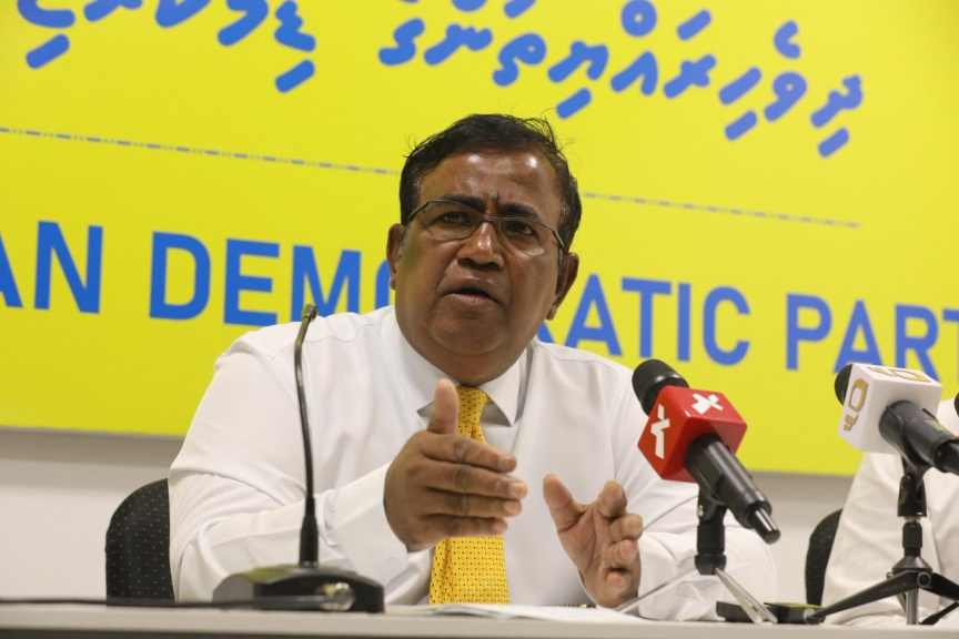 ރައީސްގެ ދަތުރުފުޅާ ދިމާކޮށް ލަންކާގެ ފުލުހުން މެދުވެރިކޮށް ދިވެހިންތަކަކަށް ބިރު ދައްކައިފި: އެމްޑީޕީ
