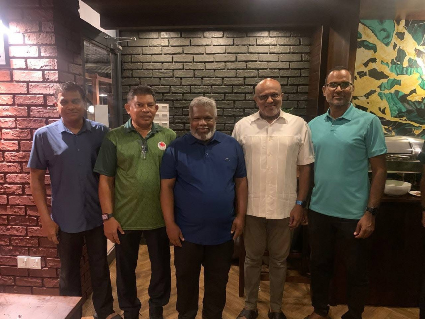 ފަރުހަތާއި މިލާން އެކެޑަމީ: ކްރިކެޓަށް ހުސްވި 17 އަހަރުގެ ނަމޫނާ ޚިދުމަތް