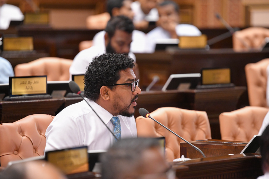 ހަނގުރާމައިގެ ސަބަބުން ފަތުރުވެރިކަމުގެ ވިޔަފާރިތަކަށް ދިމާވެފައިވާ ދަތިތަކުން އަރައިގަތުމަށް ހުށަހެޅި މައްސަލަ ބޭރު