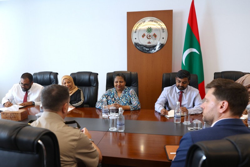 ރާއްޖެއާއި އެމެރިކާ ދިފާޢީ ގުޅުން ބަދަހިކުރުމަށް މަޝްވަރާކޮށްފި