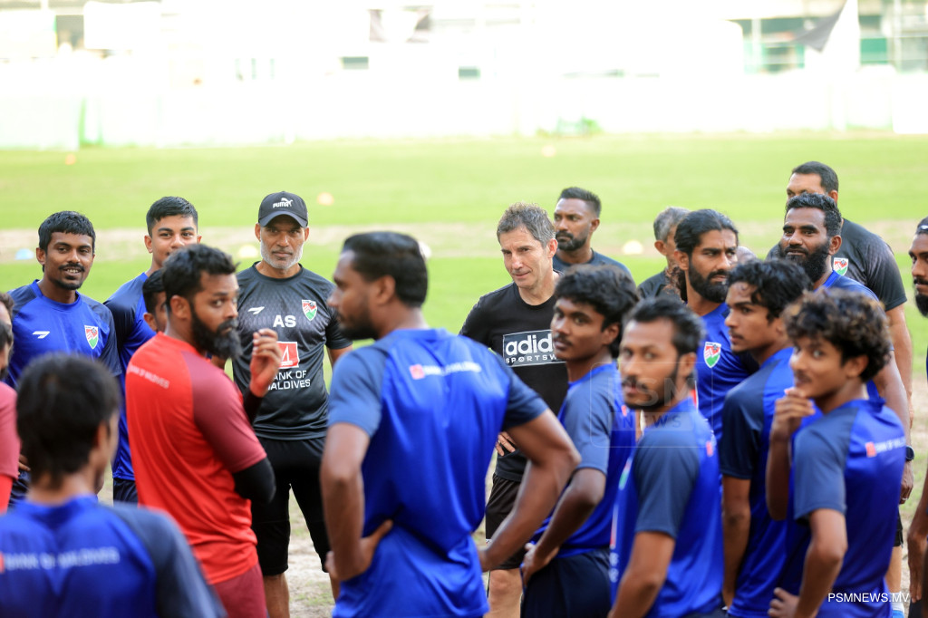 މަސައްކަތް މި ކުރަނީ މިވަގުތަށް ޓީމެއް އެކުލަވާލަން: އުރުބާނީ