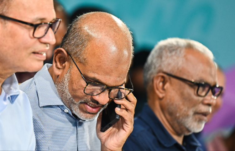 ޕީއެންސީގެ ޕީޖީގެ ވަޓްސްއެޕް ގުރޫޕުން ނާޒިމް ބޭރުކޮށްފި
