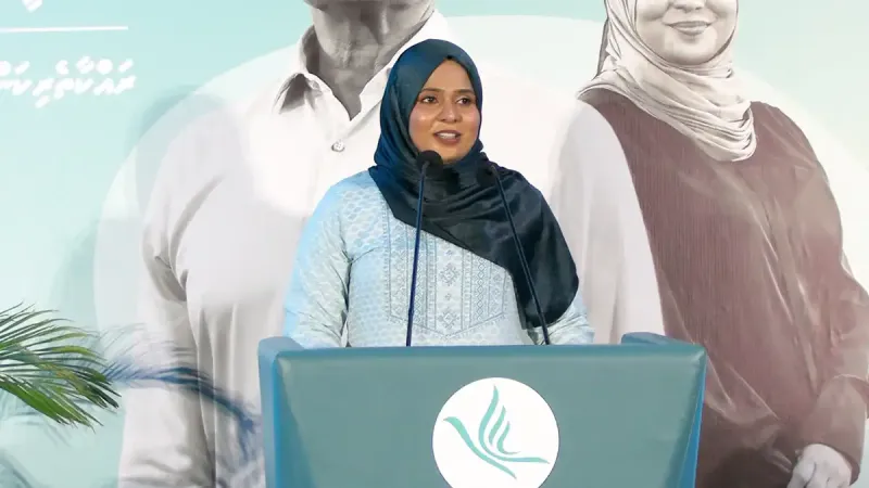 ރައްޔިތުންގެ ވިންދާ އެއްގޮތަށް ސިޔާސީ މުވައްޒަފުން މަދުކުރަނީ؟ ވޯޓުން ބަލިވި އަލައިކާއަށް ސްޓޭޓް މިނިސްޓަރުކަން!
