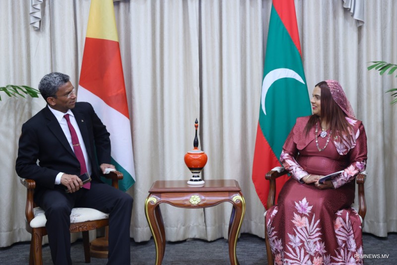 ގުޅުން ބަދަހިކުރުމަށް ސީޝެލްސްއާއެކު މަޝްވަރާކޮށްފި